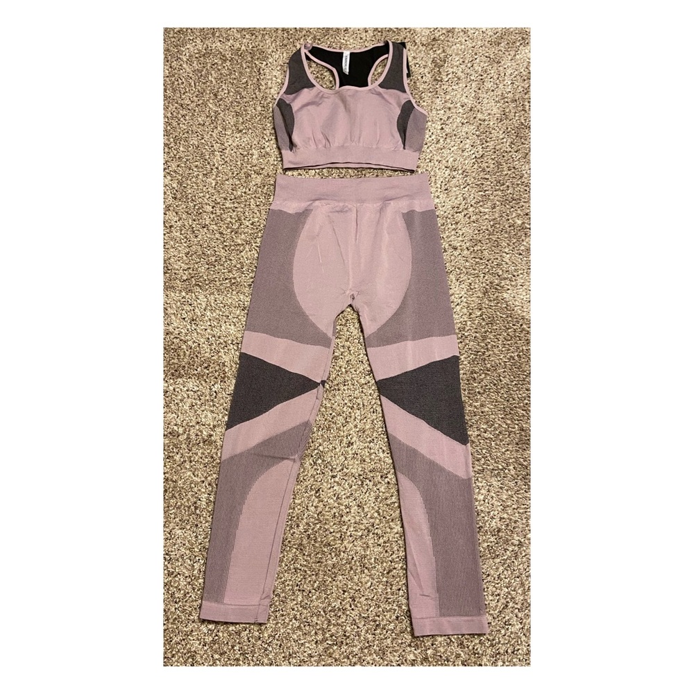 Pink workout set - Picture 2 of 3